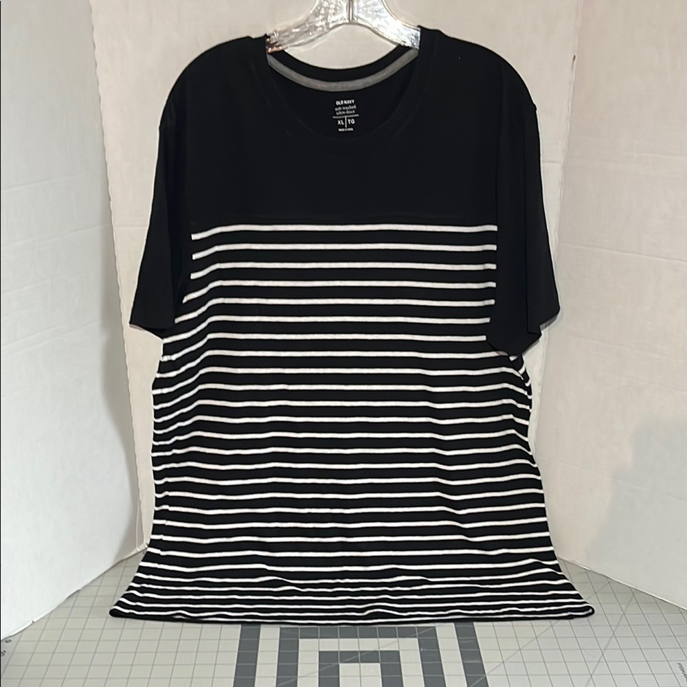 Old Navy Black and White Striped Short Sleeve Tee